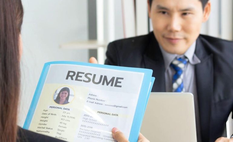 Perbedaan HR Generalis dan HR Spesialis, Mana yang Dibutuhkan Bisnismu?